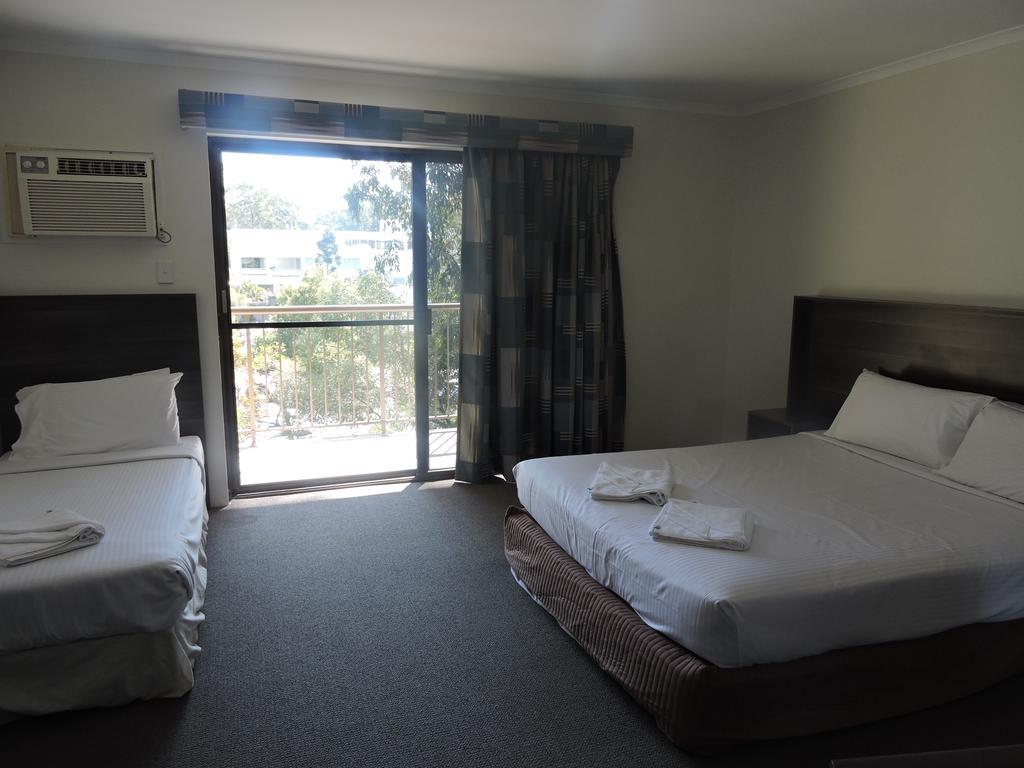 Town & Country Motel Nerang Room photo