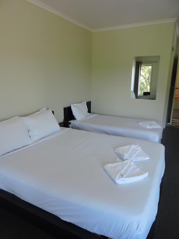 Town & Country Motel Nerang Room photo